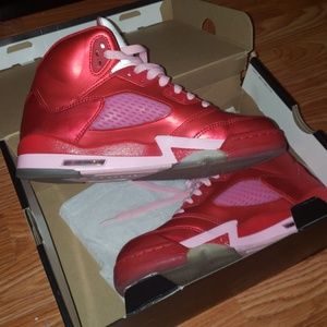 Jordan's Photos explain it all. Like New with box.